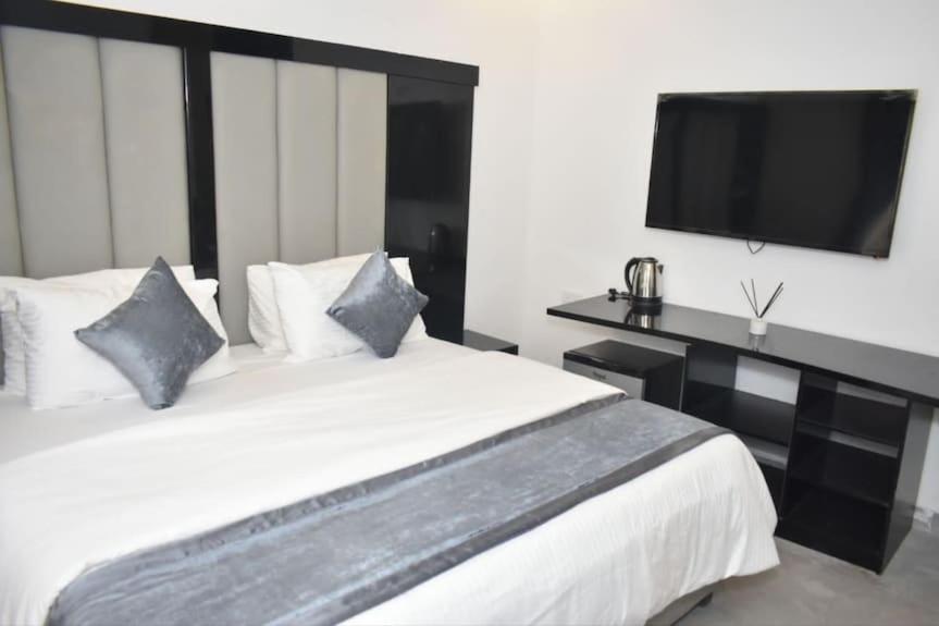 לגוס Jada Hotel And Suits מראה חיצוני תמונה
