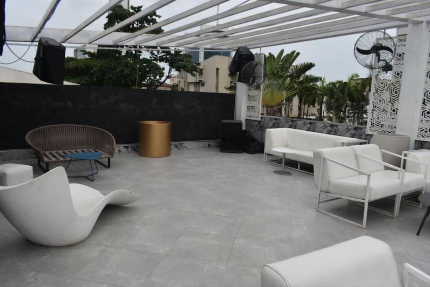 לגוס Jada Hotel And Suits מראה חיצוני תמונה